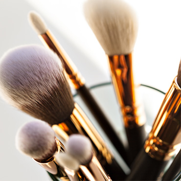 Wie wäscht man Make-up-Pinsel? Tipps