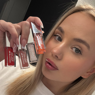 What moisturizes lips best? Which product is worth choosing?